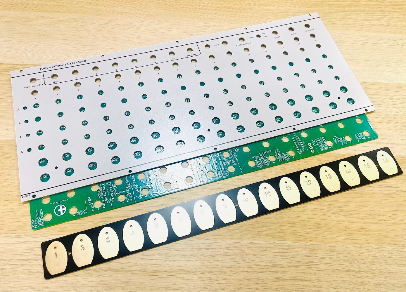 4U001 - Touch Activated Keyboard
